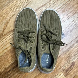 Size 9 Women’s All Birds Tree Runners